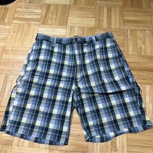 Men’s plaid cargo shorts 32
